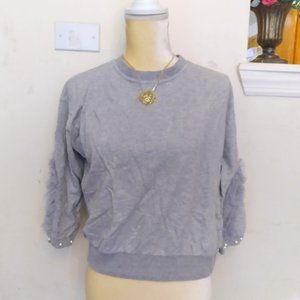 A Noi gray sweatshirt pearl & ruffle sleeves sz S